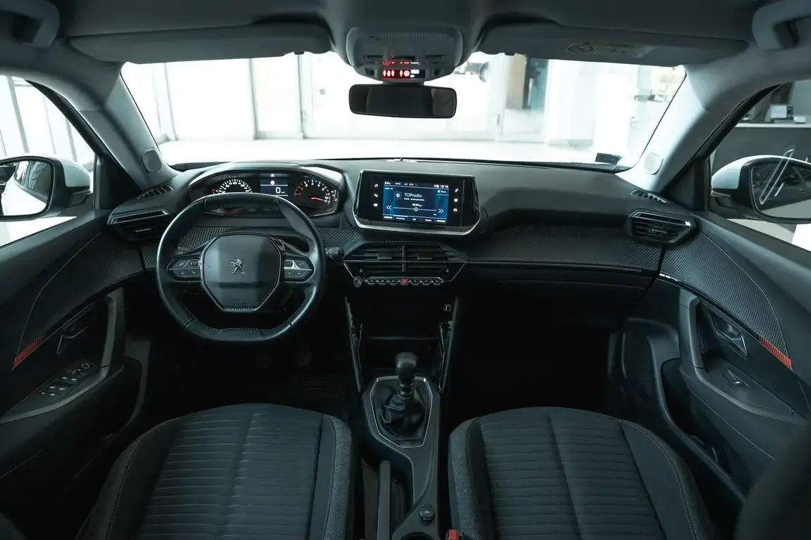 PEUGEOT 2008