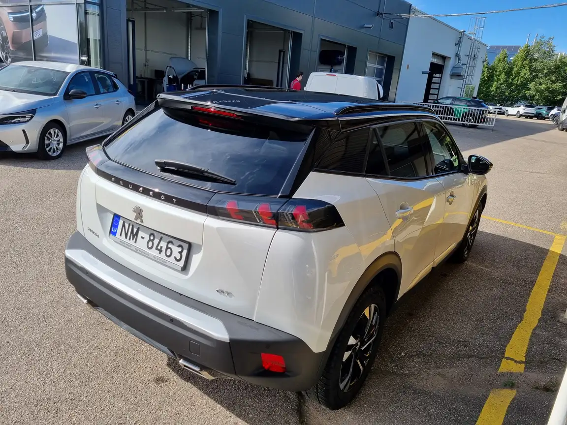 PEUGEOT 2008