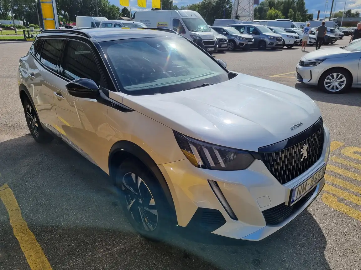 PEUGEOT 2008