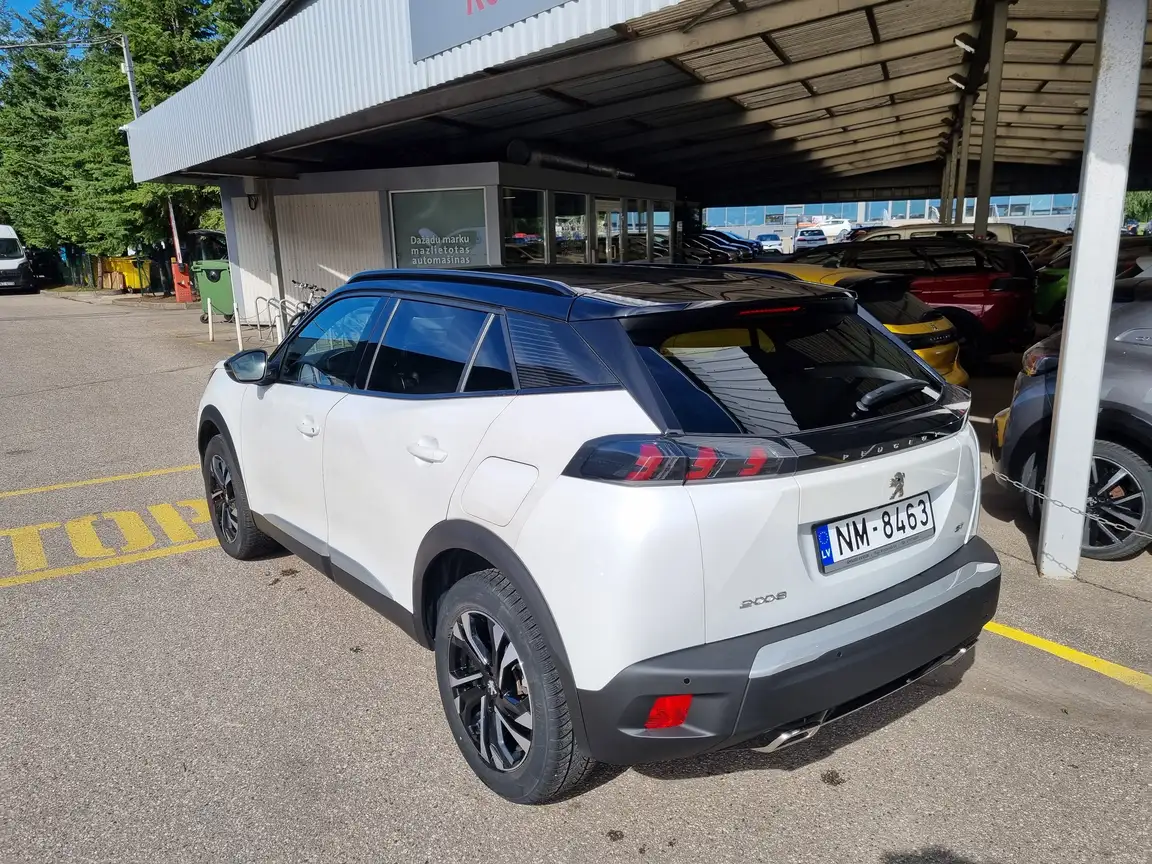PEUGEOT 2008