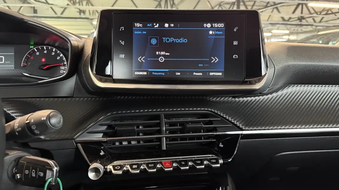 PEUGEOT 2008