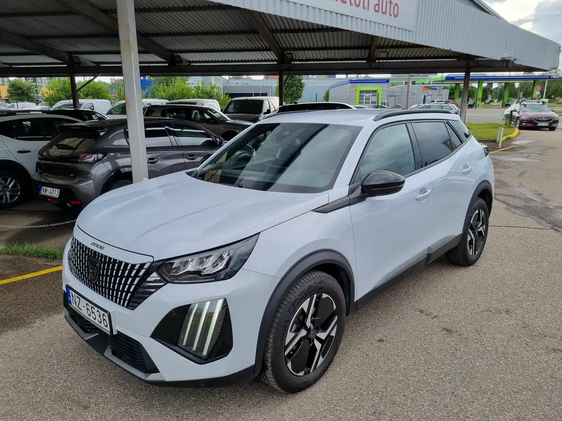 PEUGEOT 2008