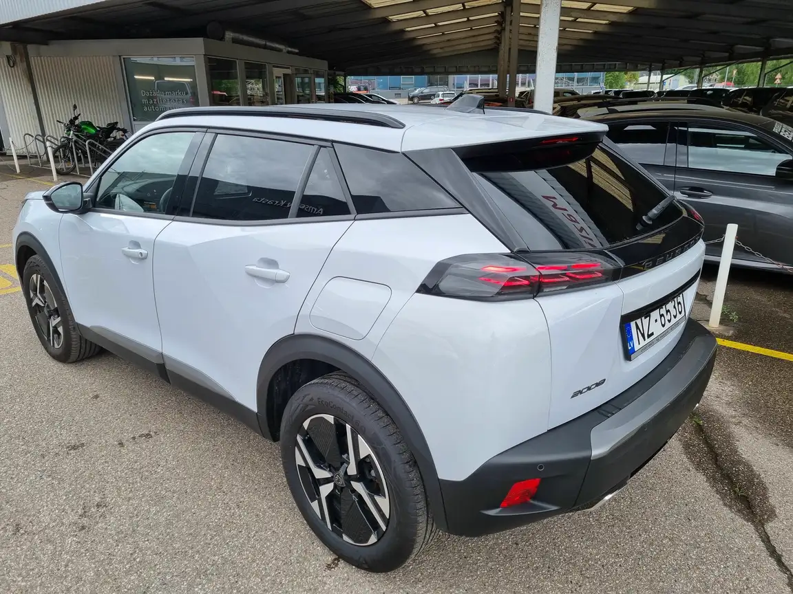 PEUGEOT 2008