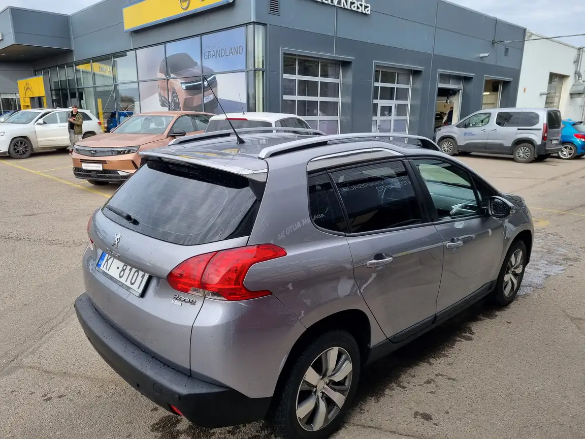 PEUGEOT 2008