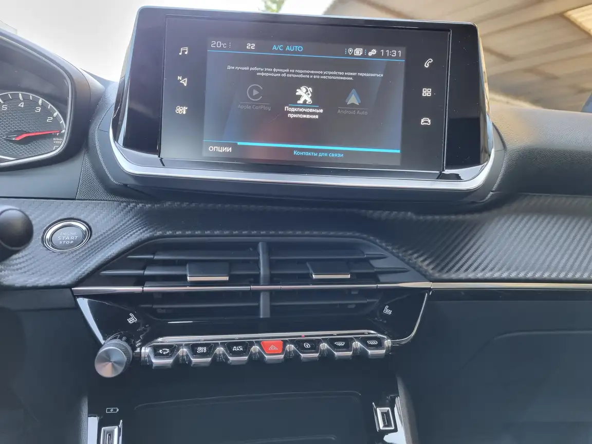 PEUGEOT 2008