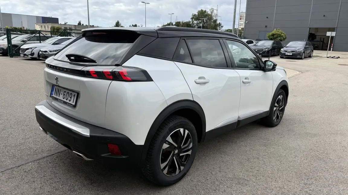 PEUGEOT 2008