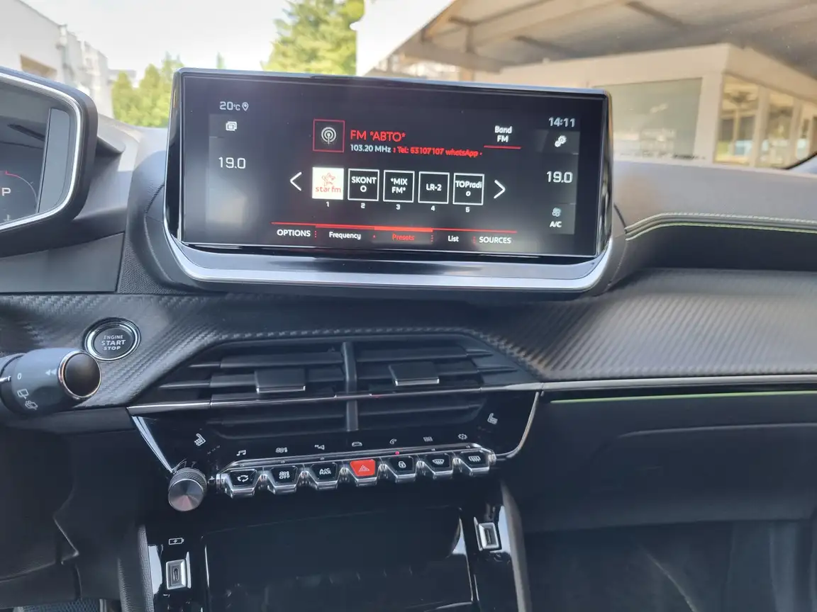 PEUGEOT 2008