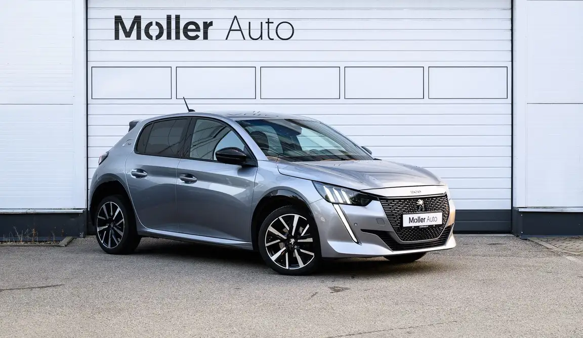 PEUGEOT 208