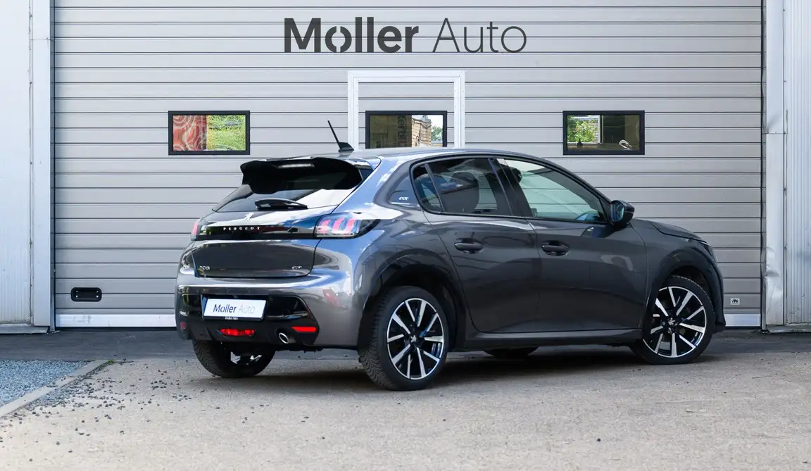 PEUGEOT 208