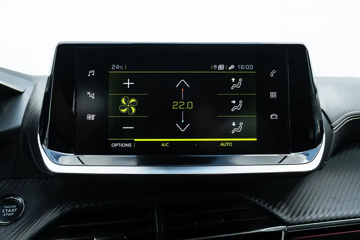 PEUGEOT 208