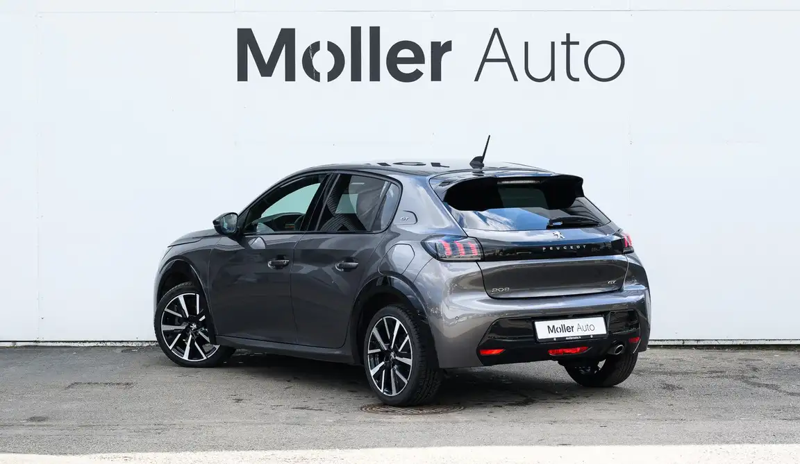 PEUGEOT 208