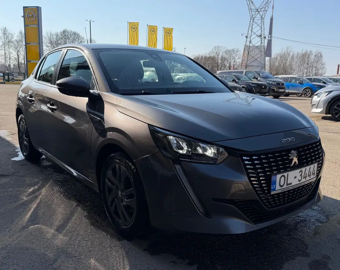 PEUGEOT 208