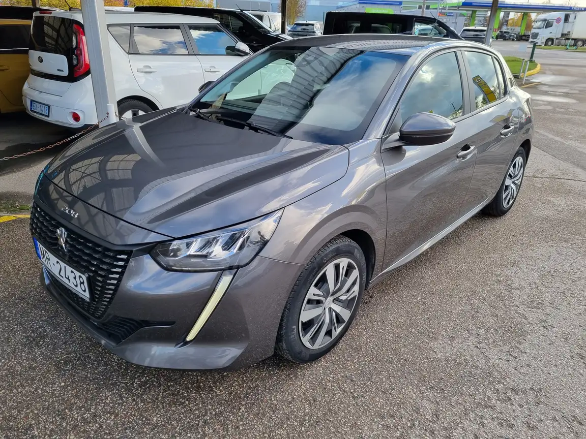 PEUGEOT 208