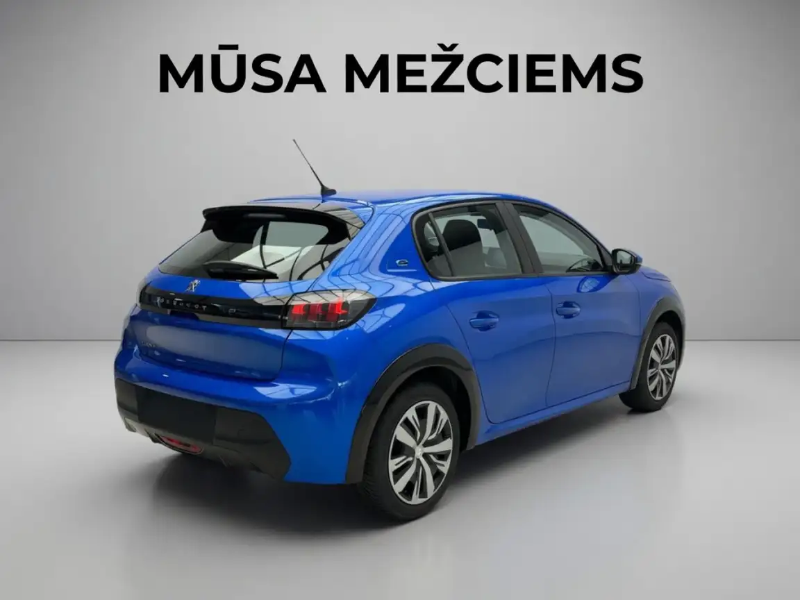 PEUGEOT 208
