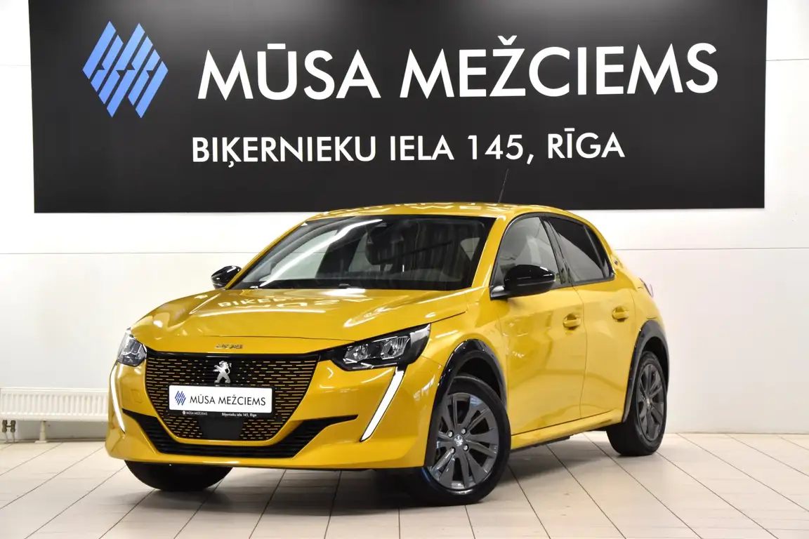 PEUGEOT 208