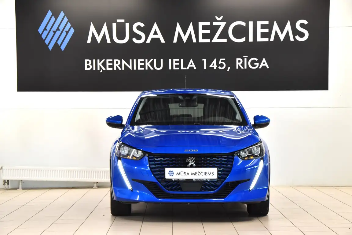 PEUGEOT 208