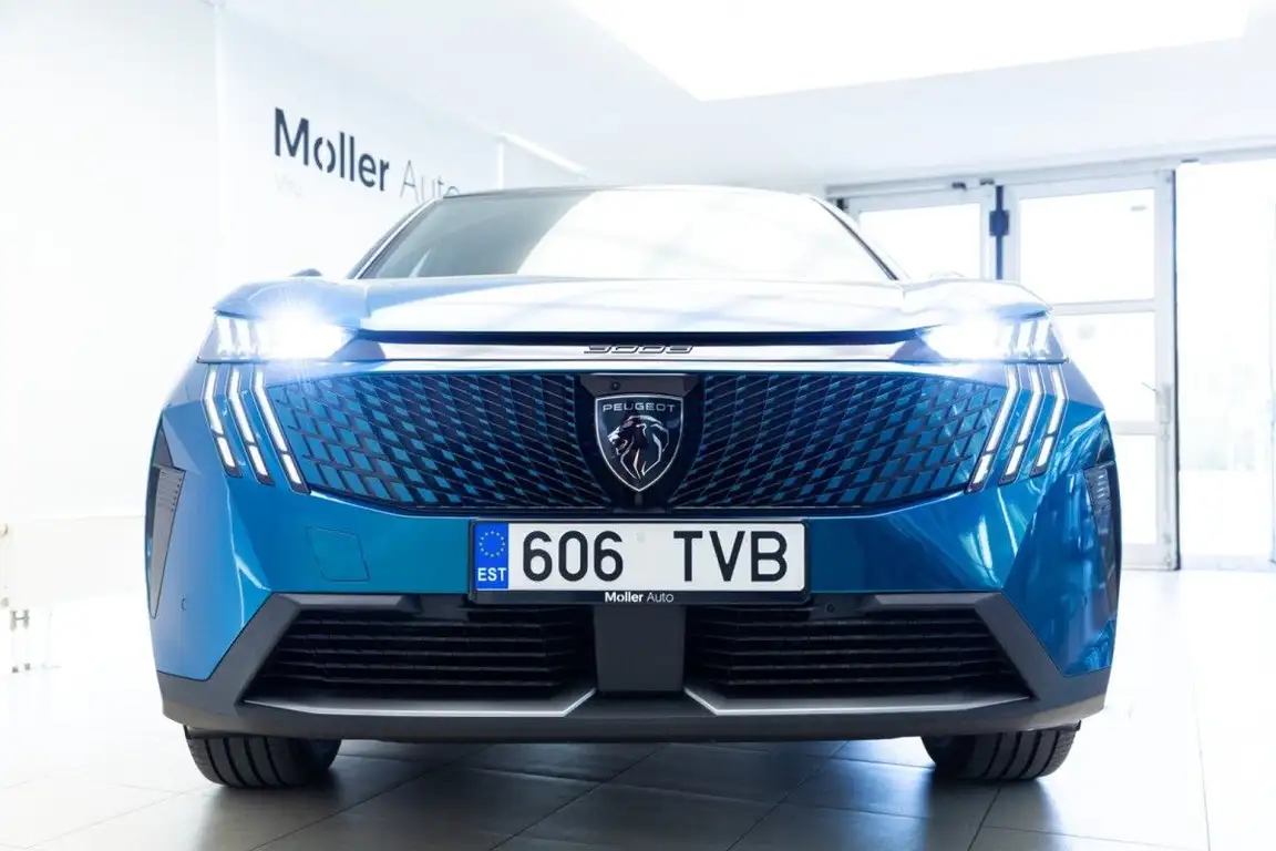 PEUGEOT 3008