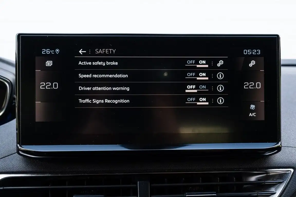 PEUGEOT 3008
