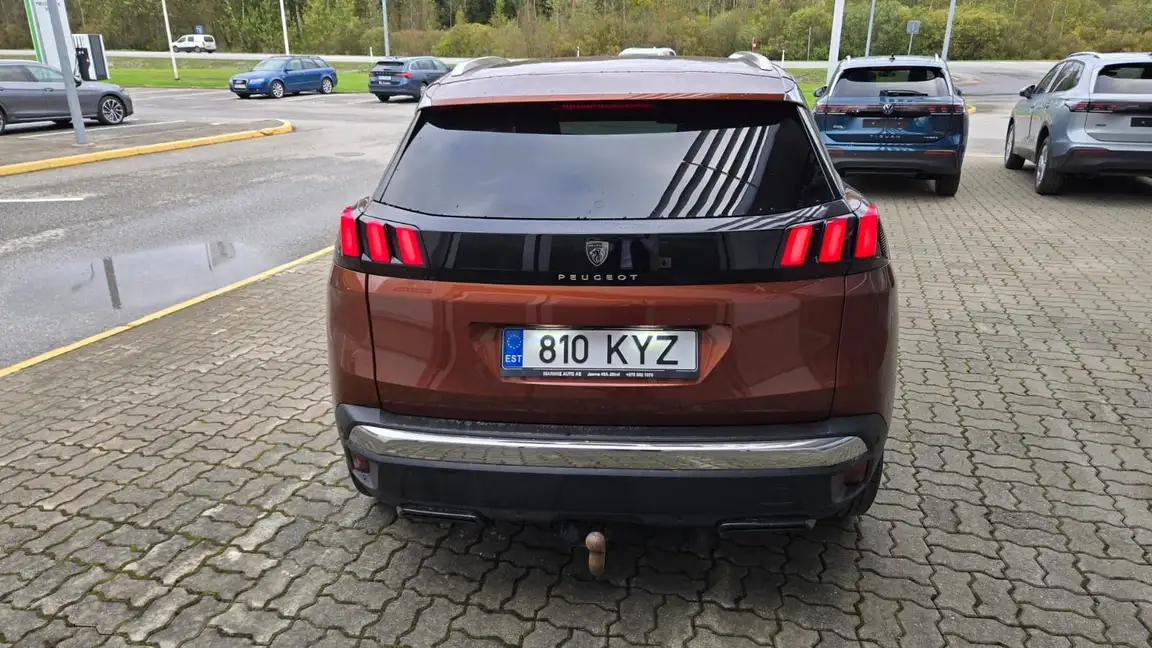 PEUGEOT 3008