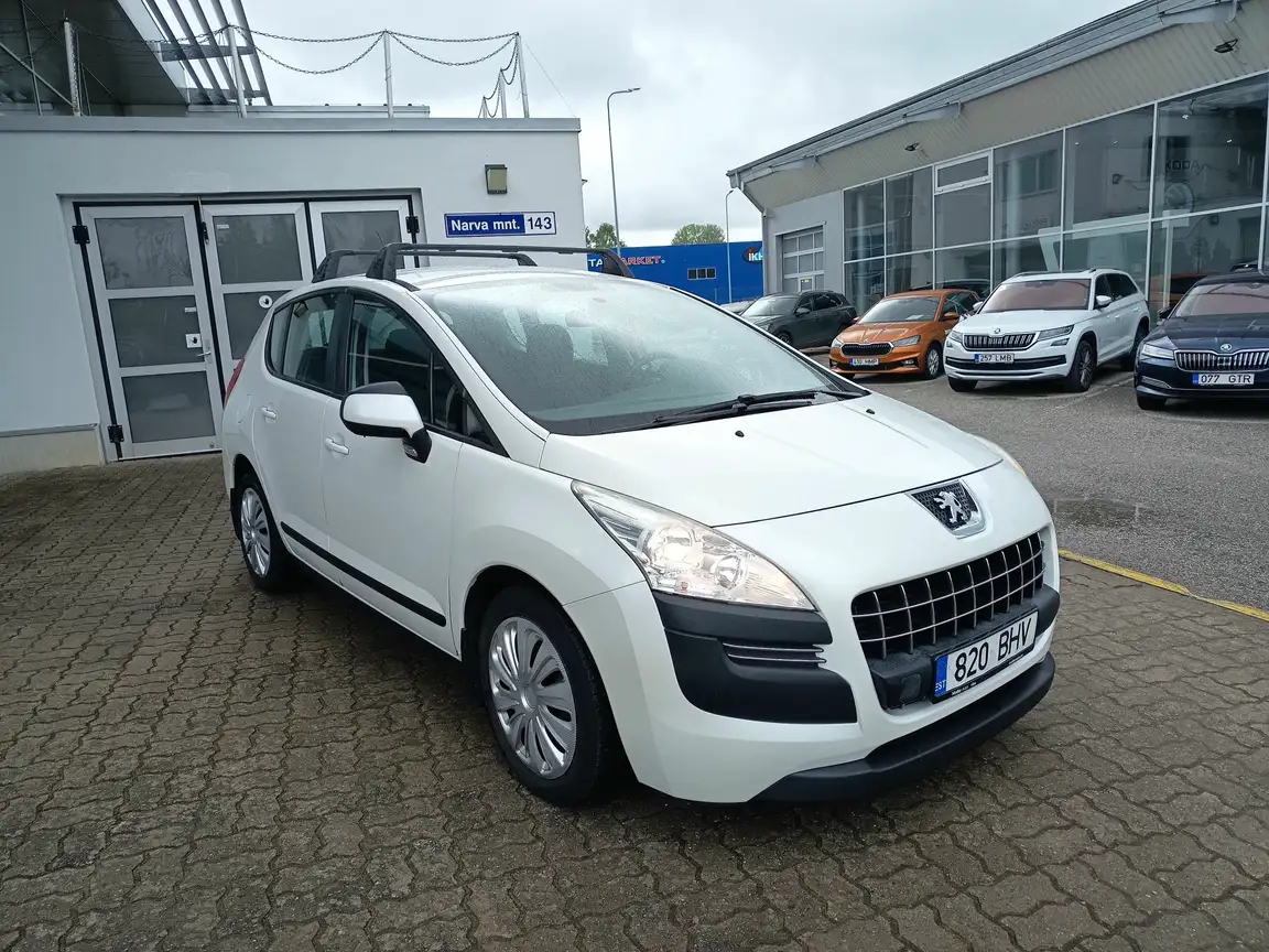 PEUGEOT 3008