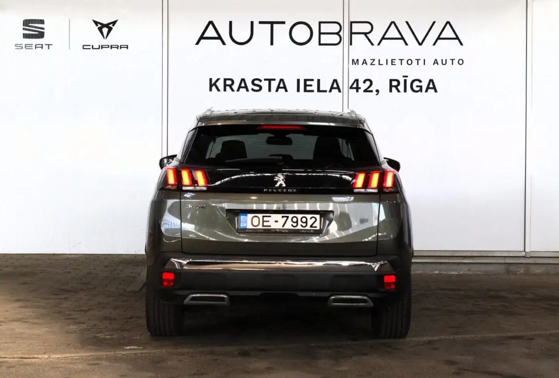 PEUGEOT 3008