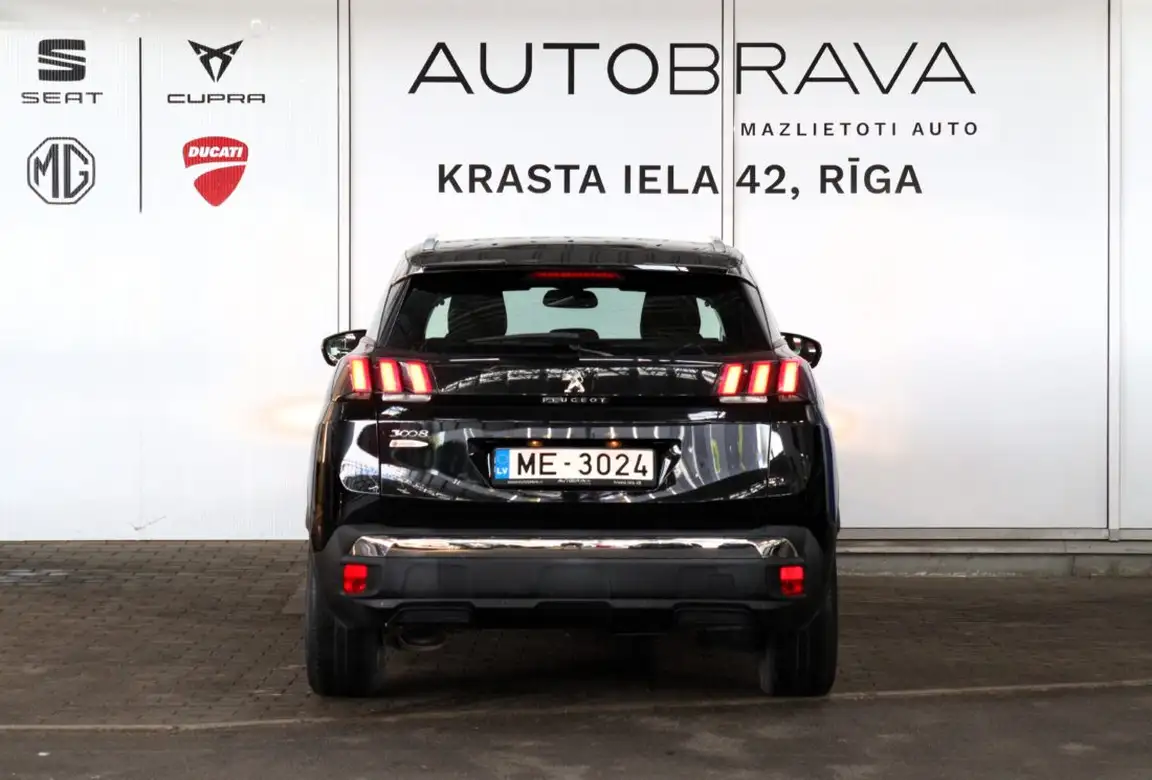 PEUGEOT 3008