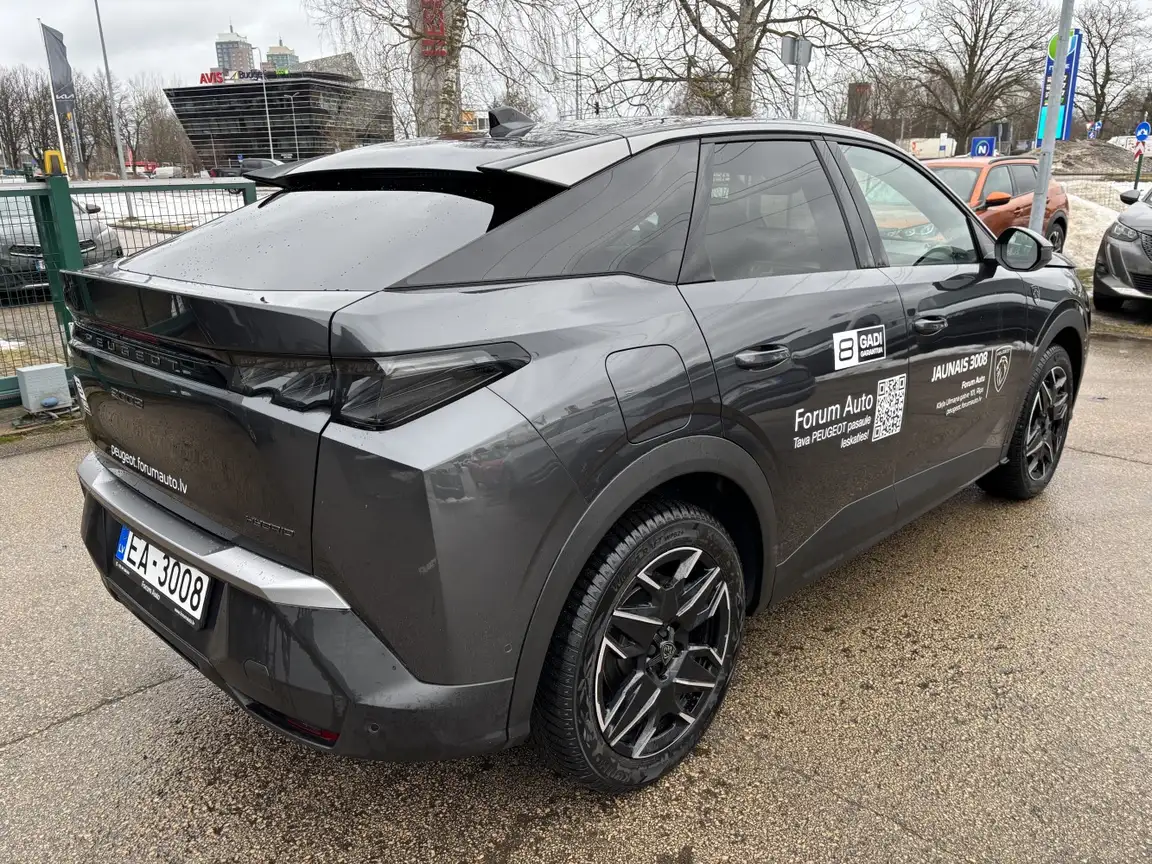 PEUGEOT 3008