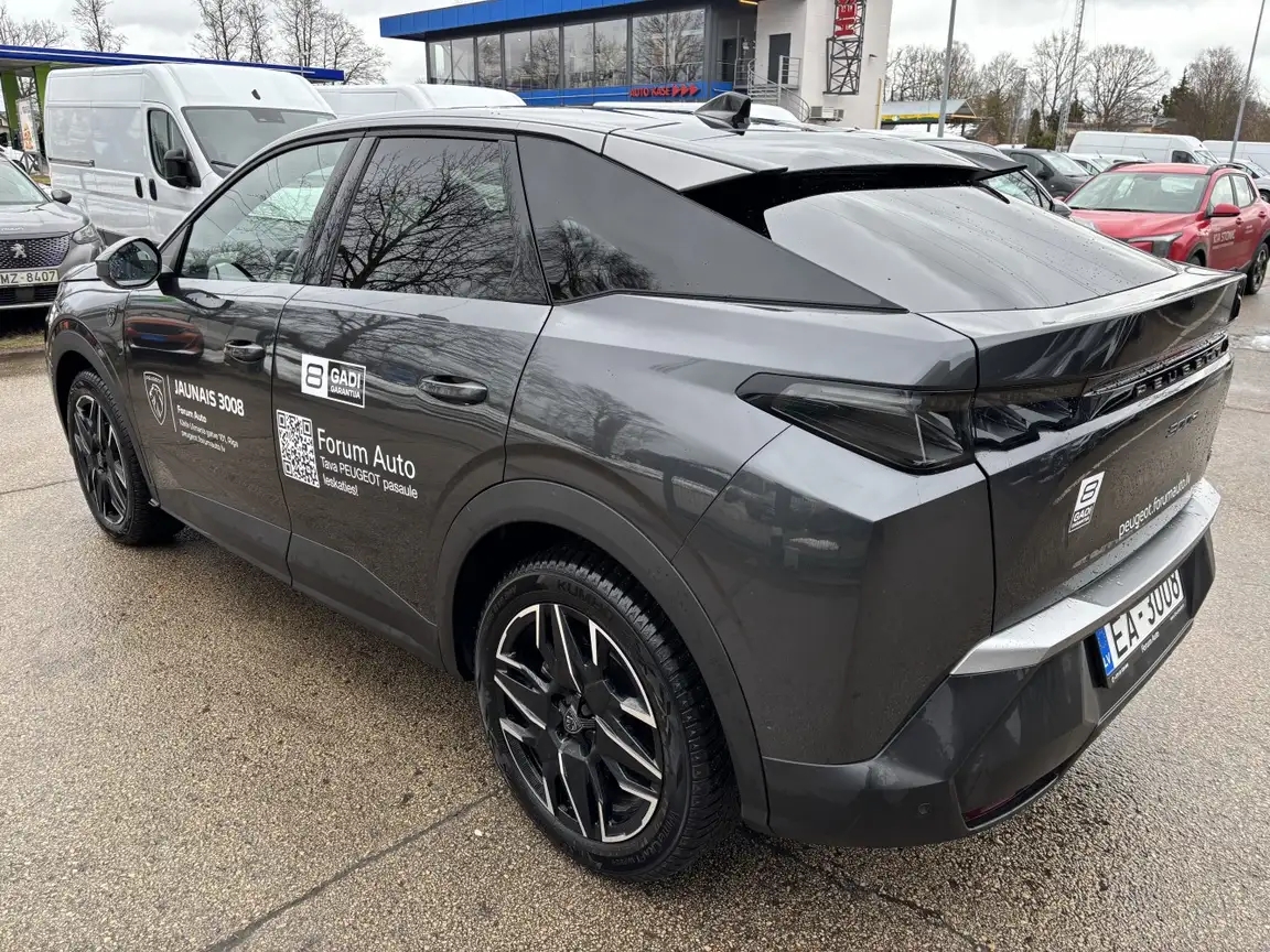 PEUGEOT 3008