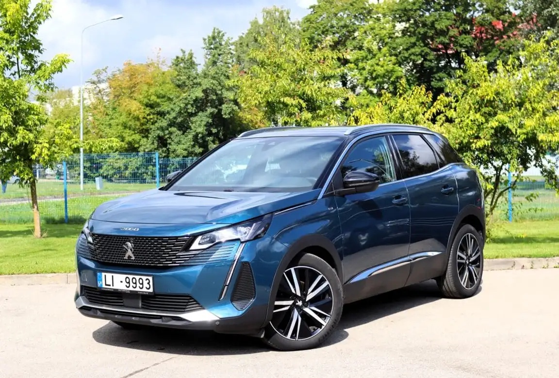 PEUGEOT 3008