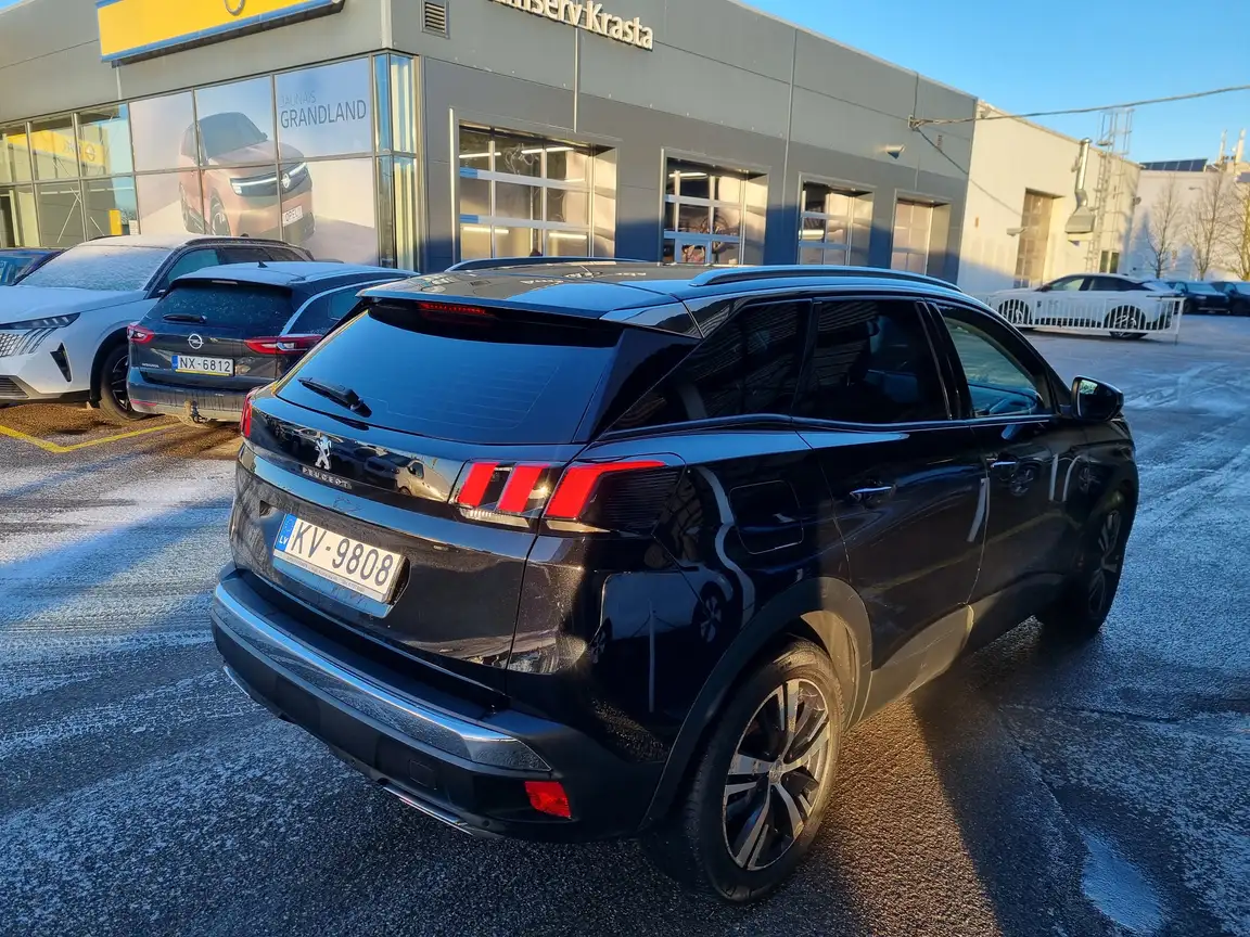 PEUGEOT 3008