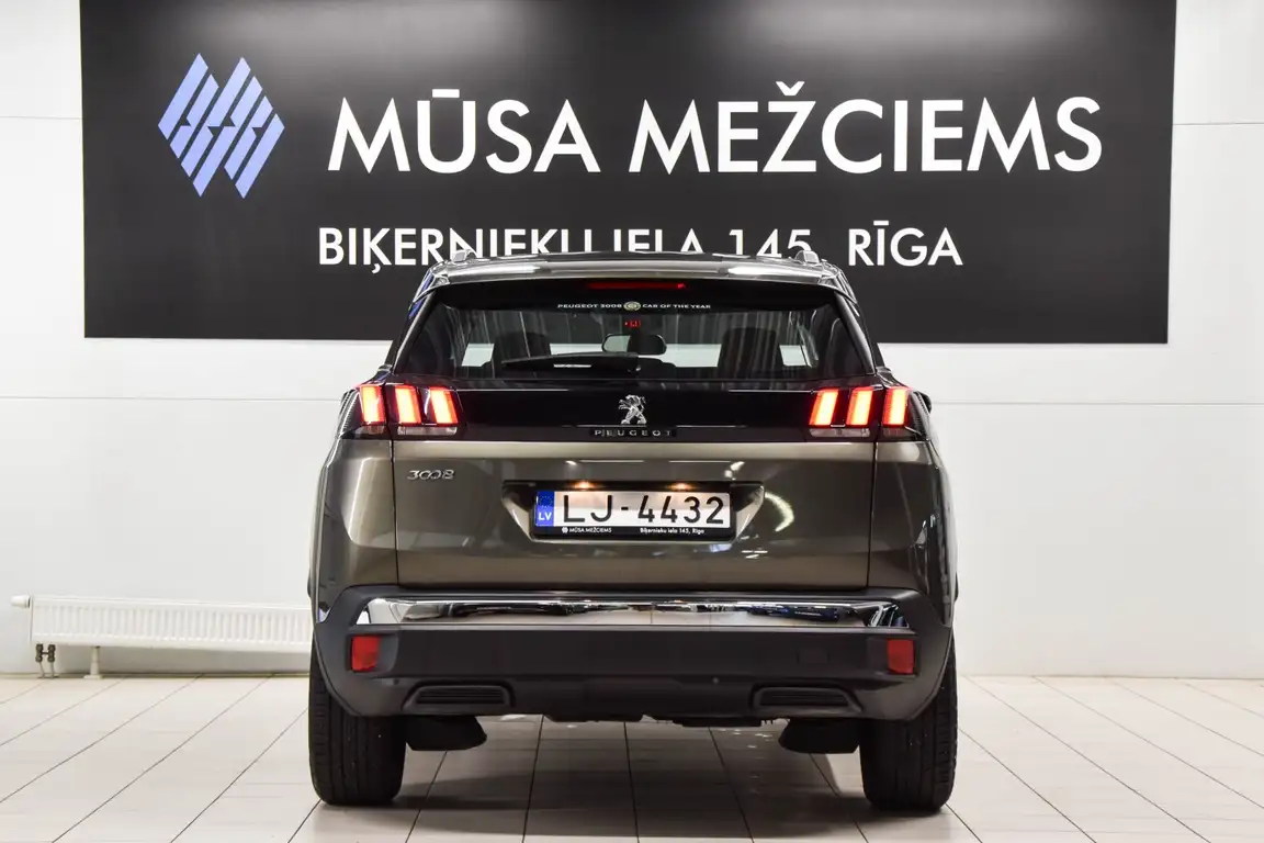 PEUGEOT 3008
