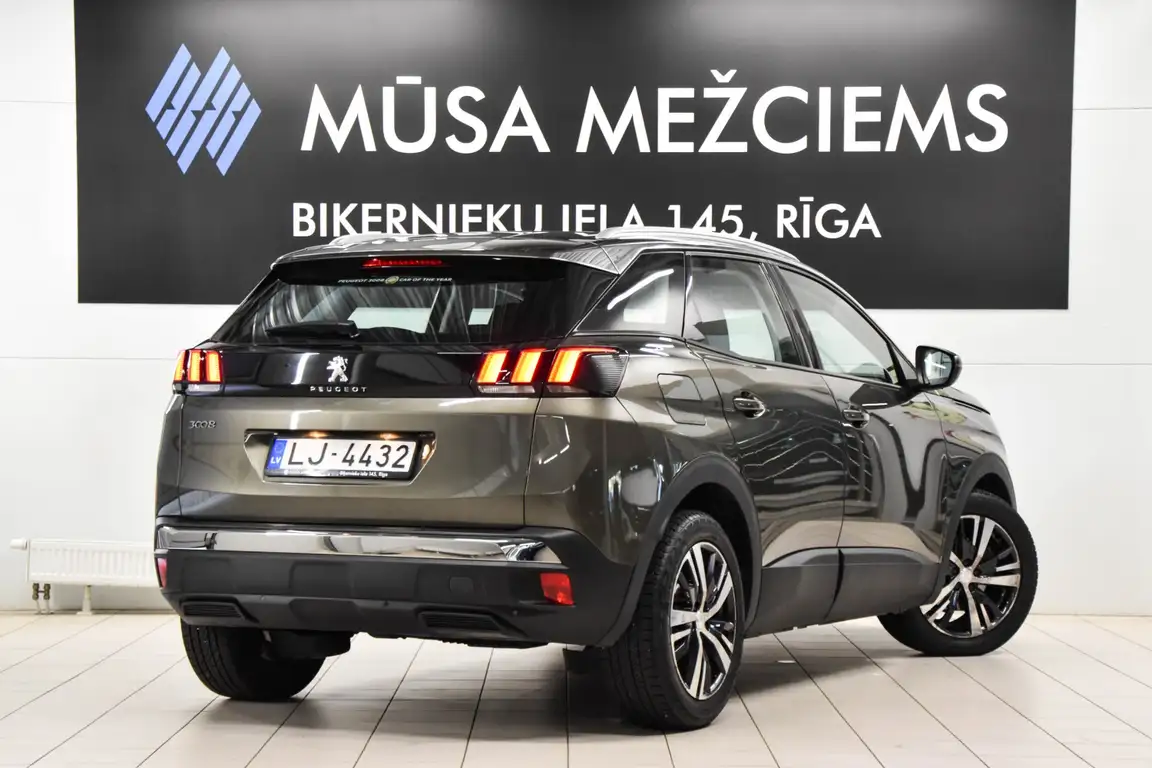 PEUGEOT 3008