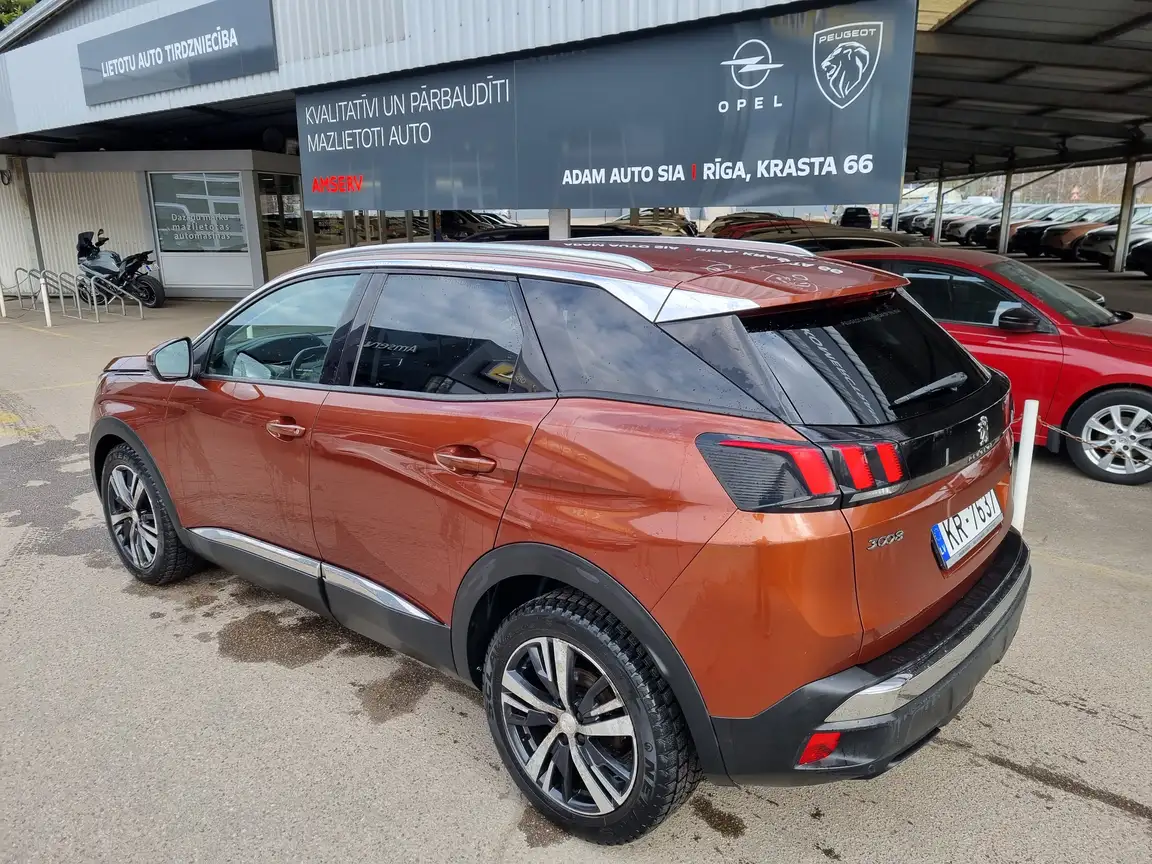 PEUGEOT 3008