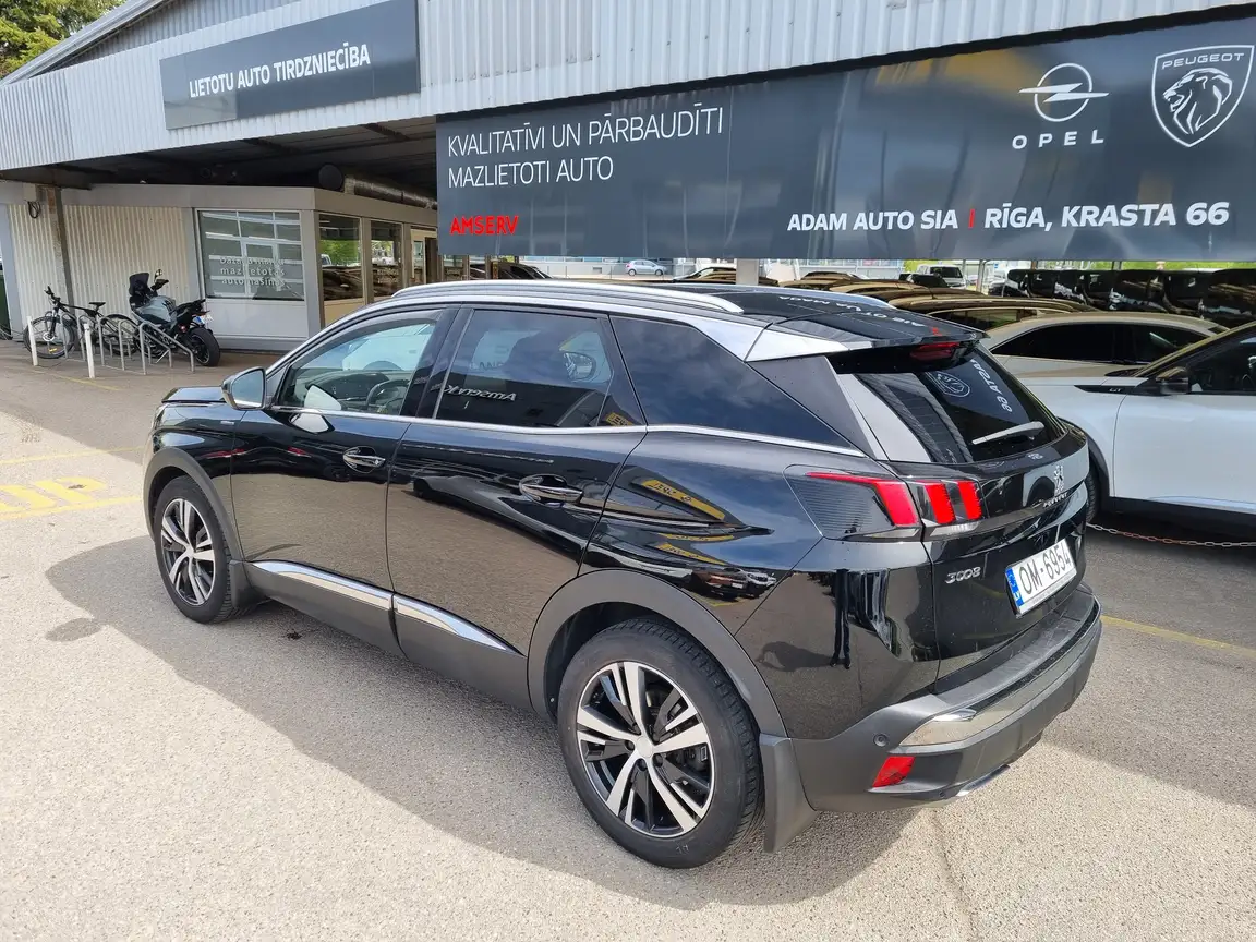 PEUGEOT 3008