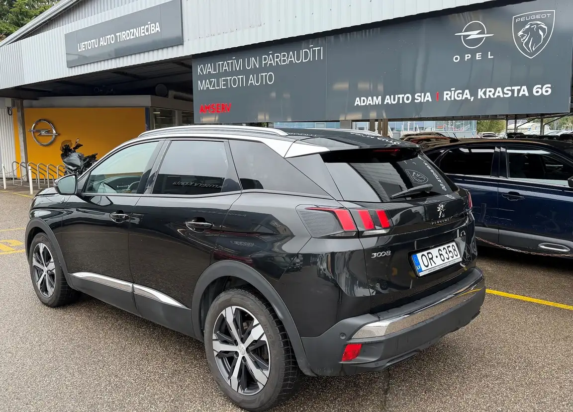 PEUGEOT 3008