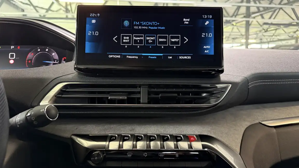 PEUGEOT 3008