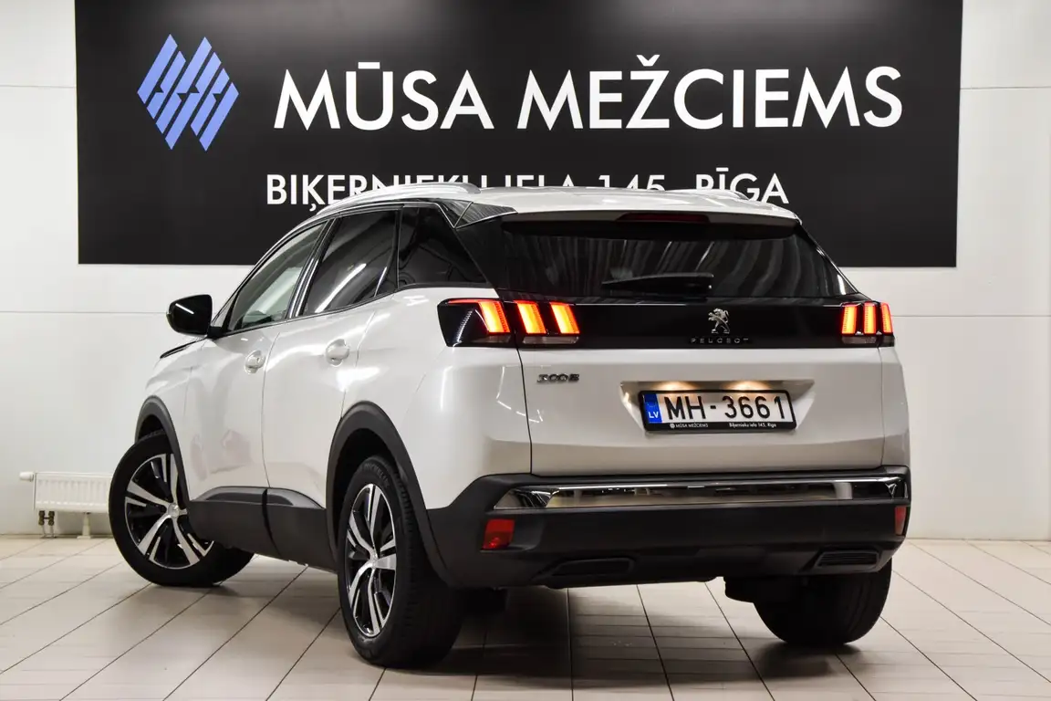 PEUGEOT 3008