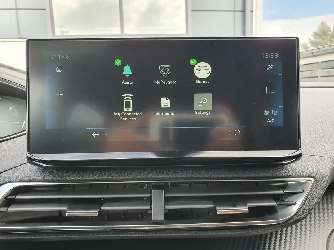 PEUGEOT 3008