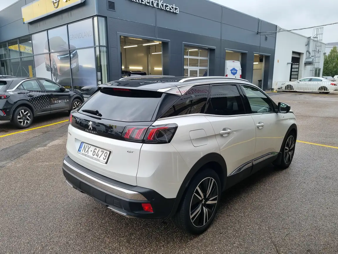 PEUGEOT 3008