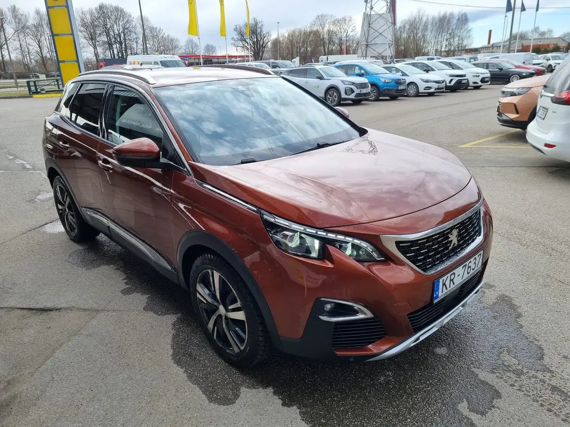 PEUGEOT 3008