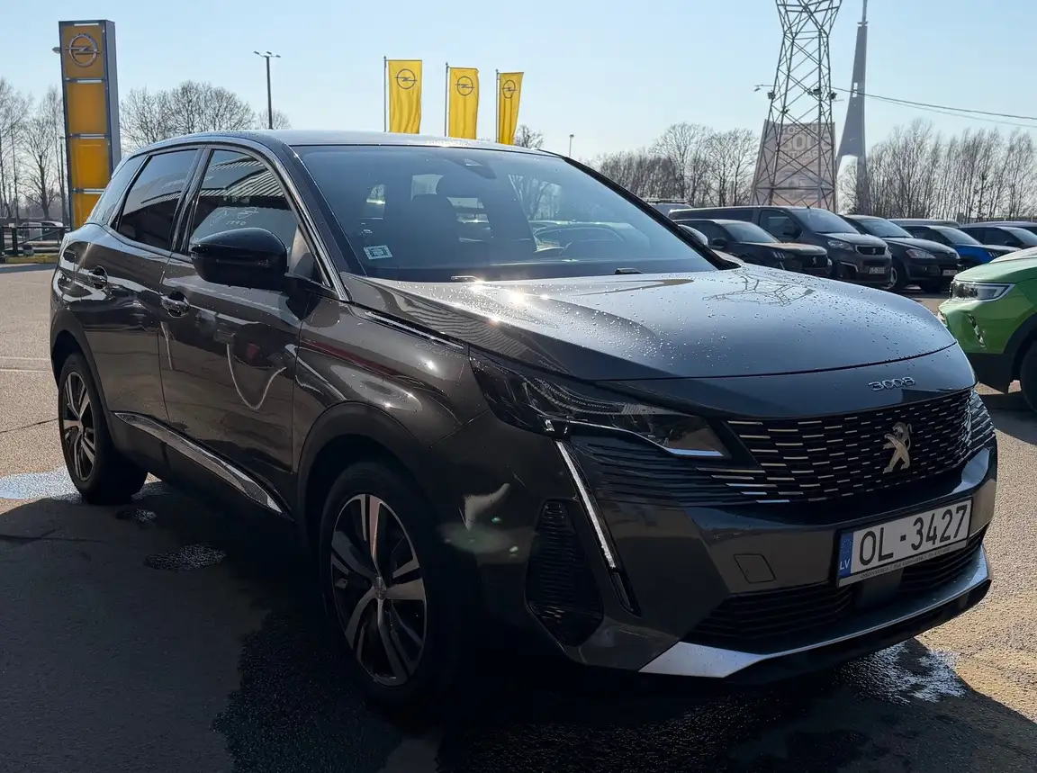 PEUGEOT 3008