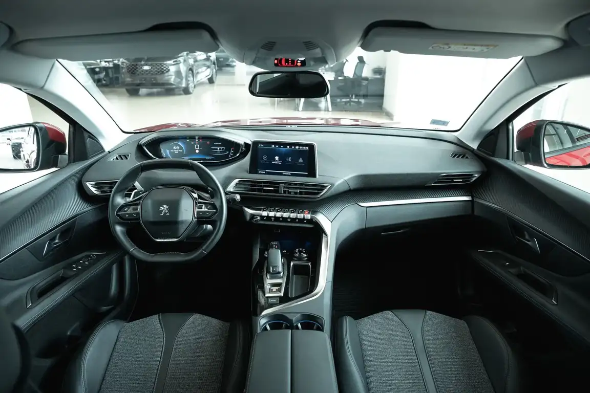 PEUGEOT 3008