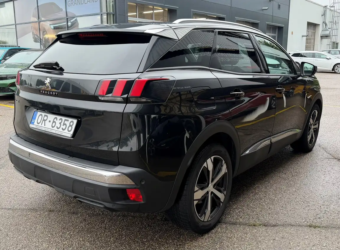PEUGEOT 3008