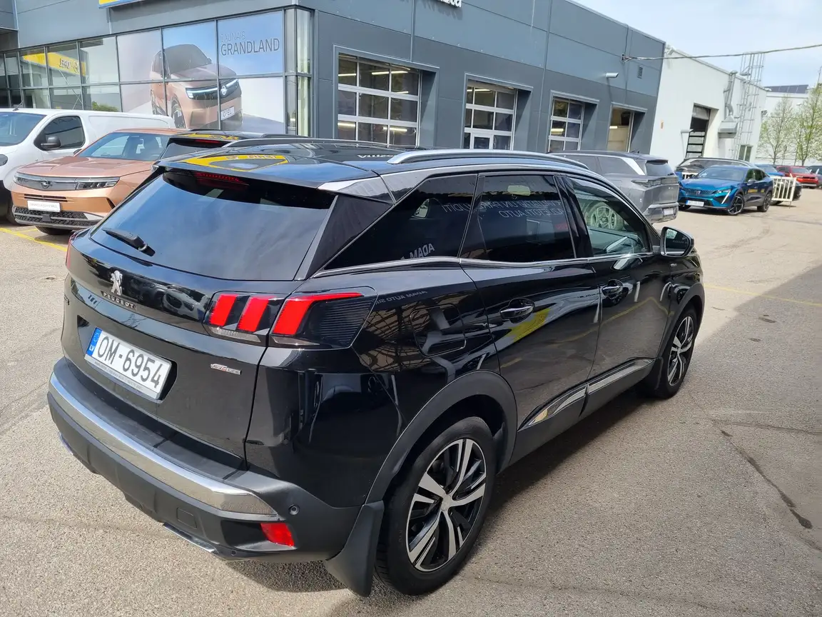 PEUGEOT 3008