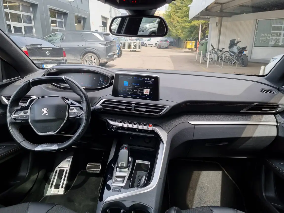 PEUGEOT 3008