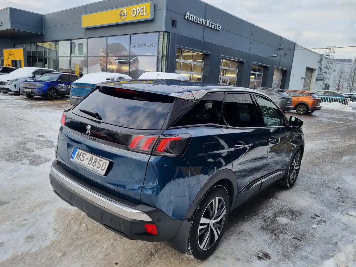 PEUGEOT 3008