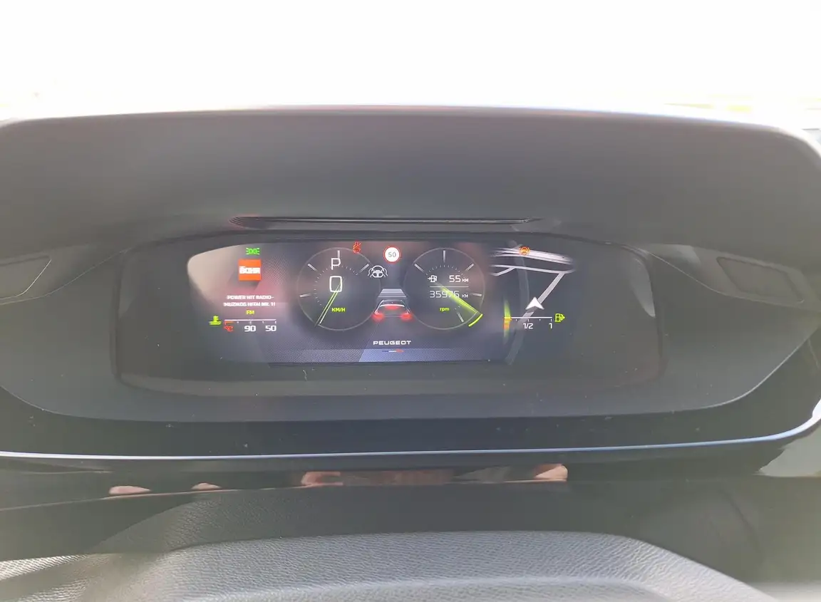 PEUGEOT 308
