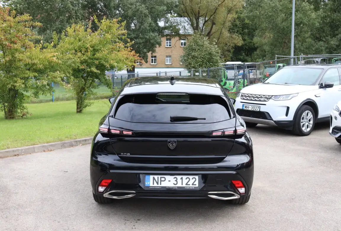 PEUGEOT 308