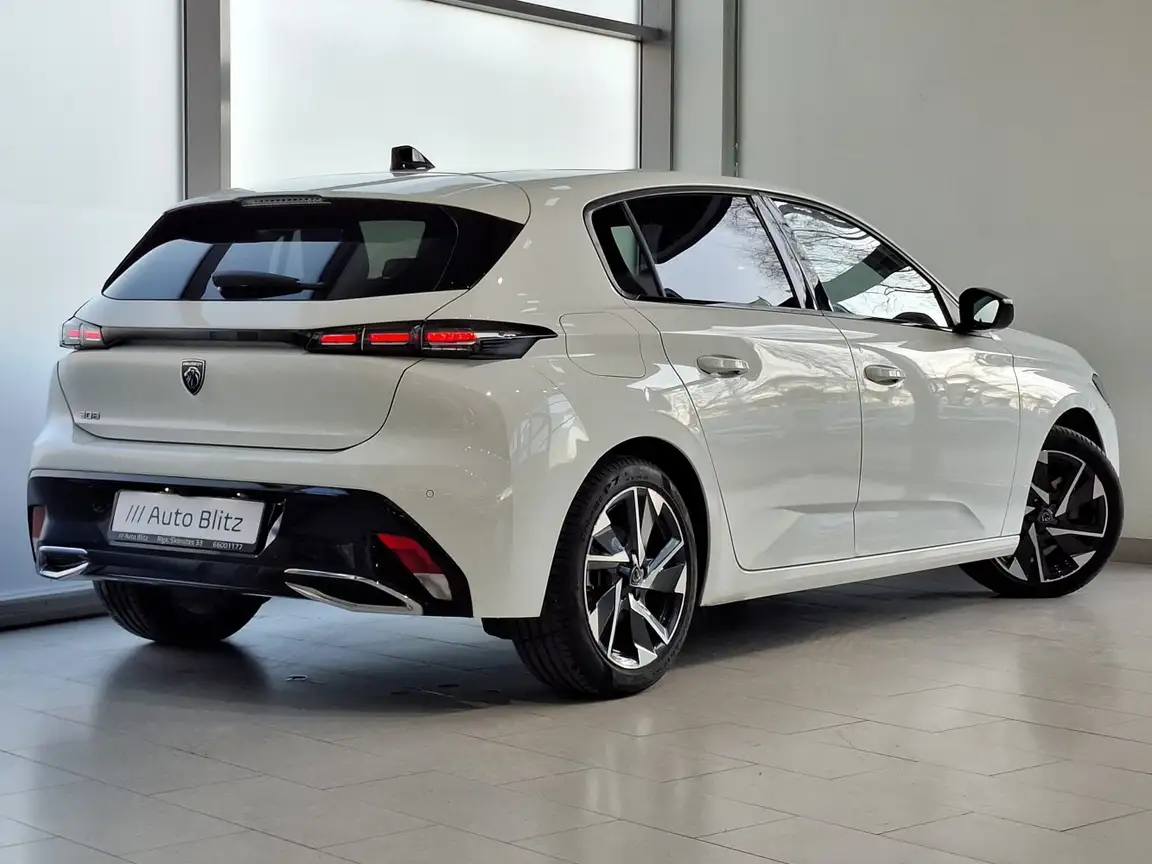 PEUGEOT 308