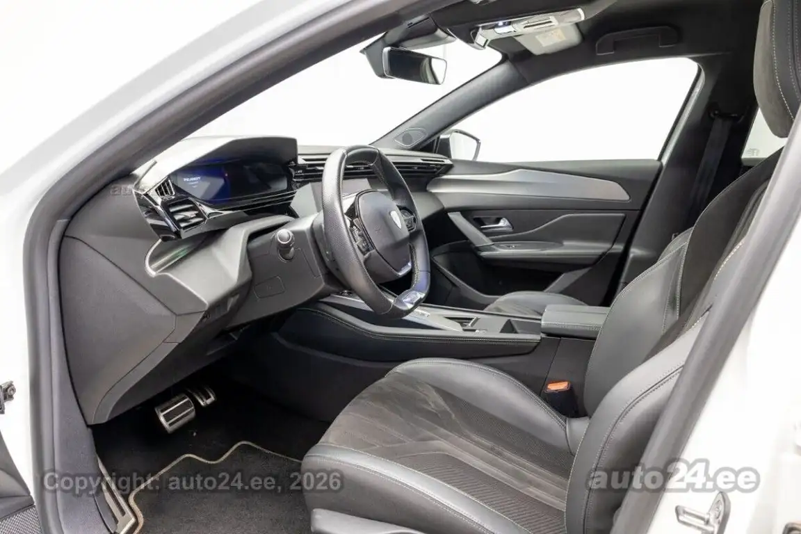 PEUGEOT 408